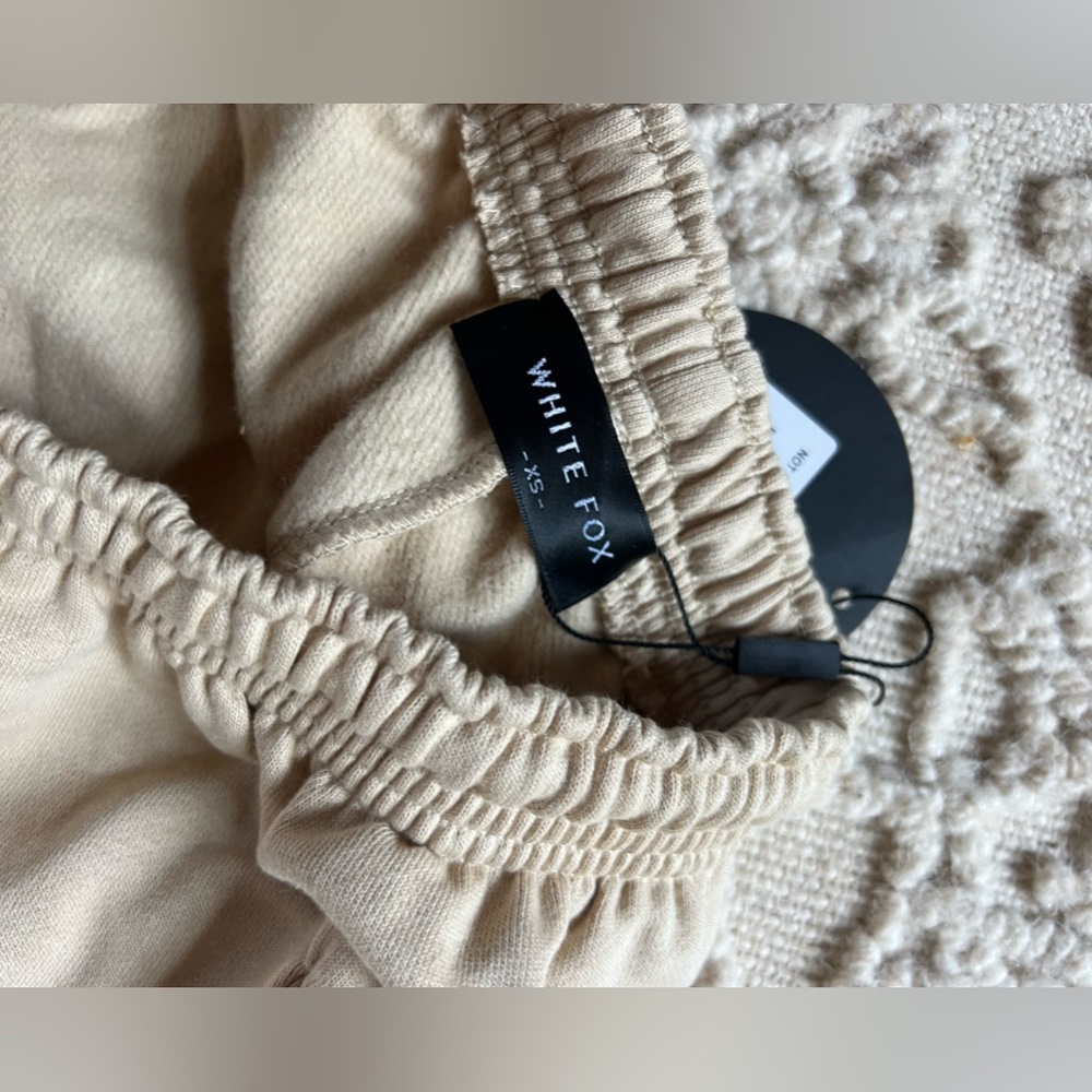 White Fox sweatpants - Not an issue sweatpants sand